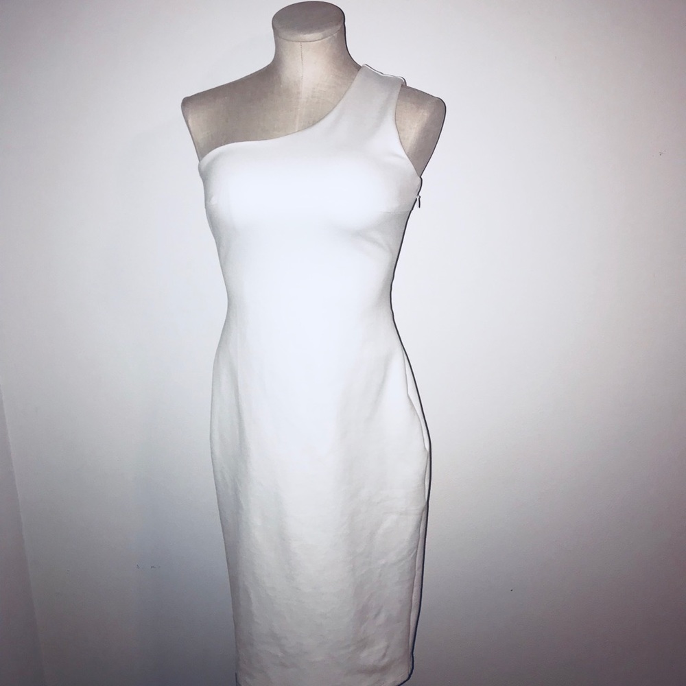 White LULU’S body con dress